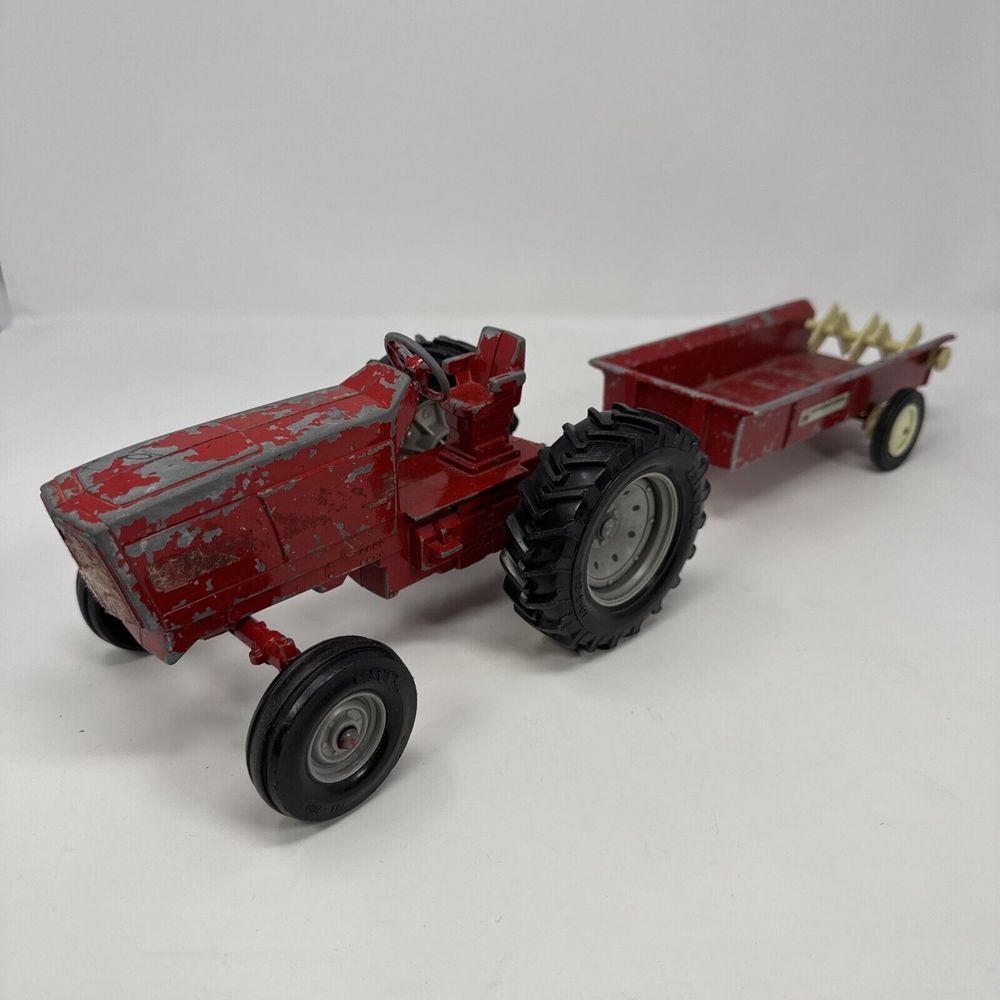 Vtg Red Farm Tractor The ERTL Co STK 415 International Metal and Wagon